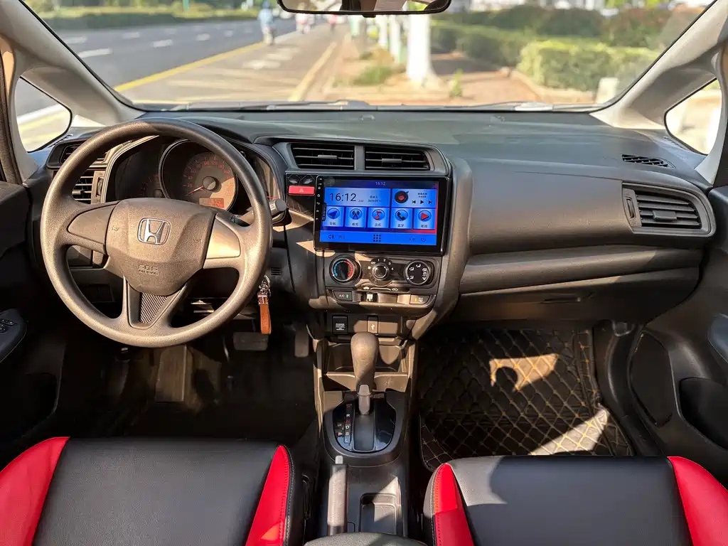 Honda Fit 2016 — фото 11