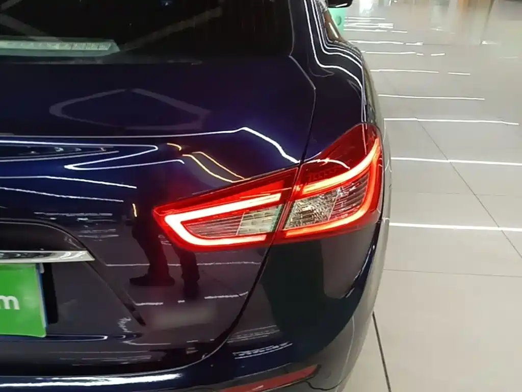 Maserati Ghibli 2017 — фото 24