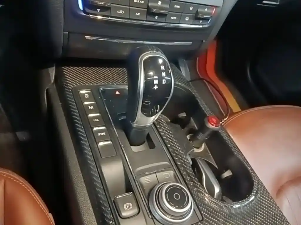 Maserati Ghibli 2017 — фото 10