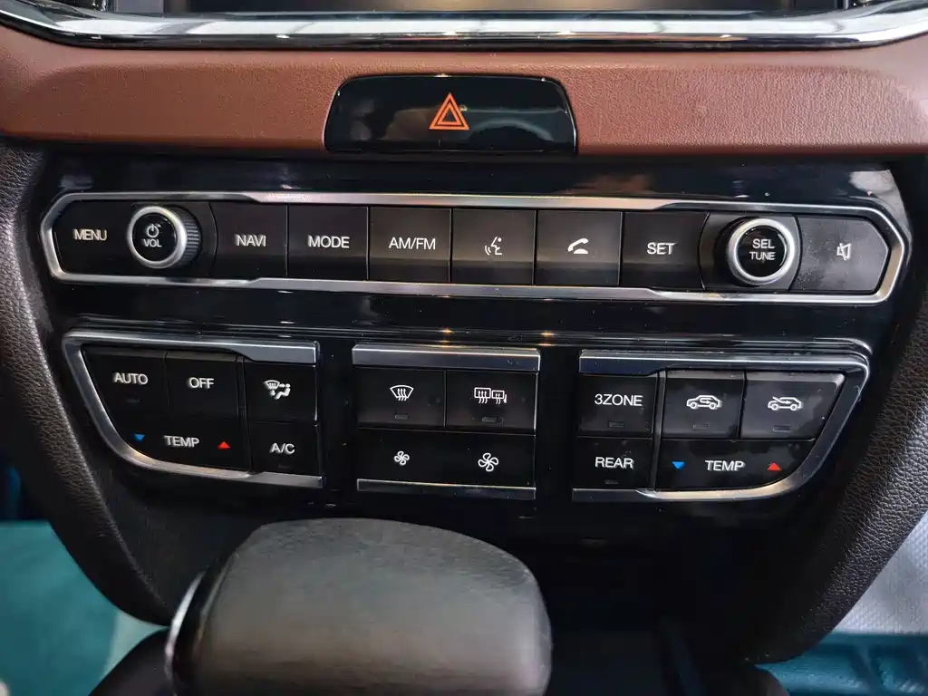 GAC Motor Trumpchi GS8 2018 — фото 21