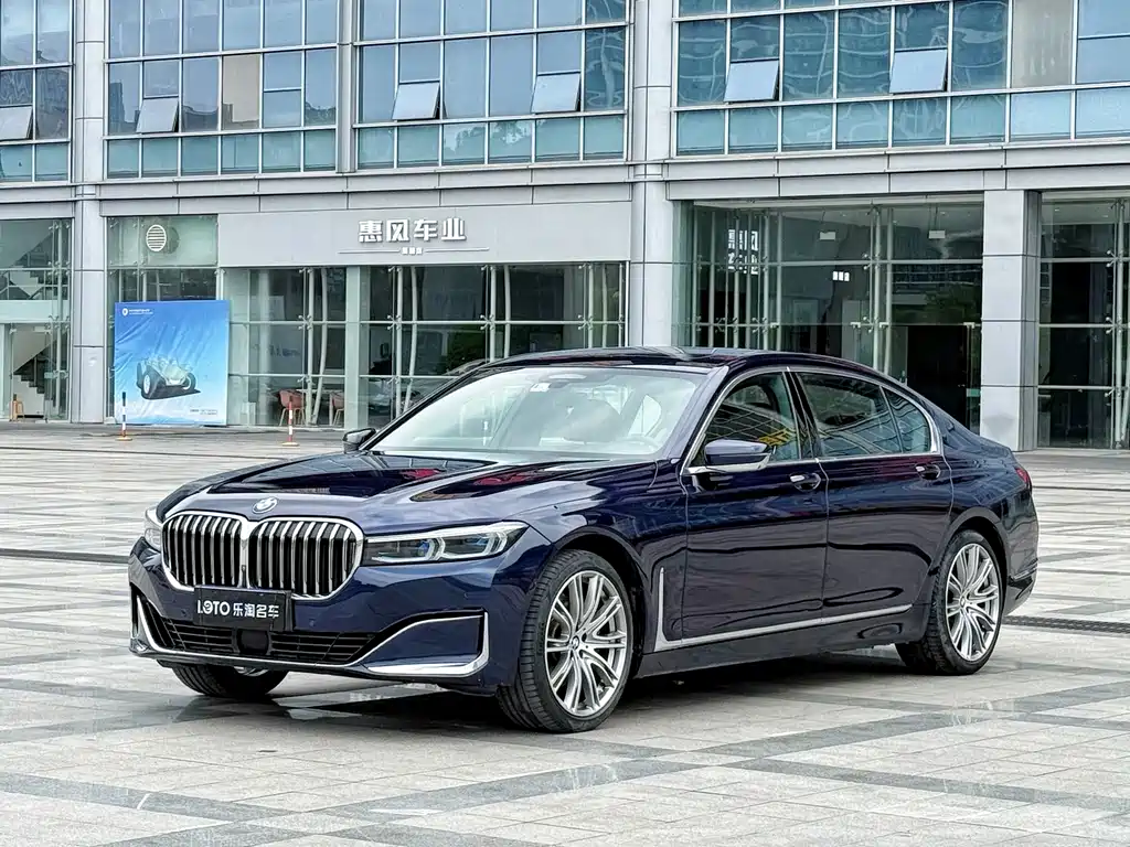 BMW 7 Series 2021 — фото 1