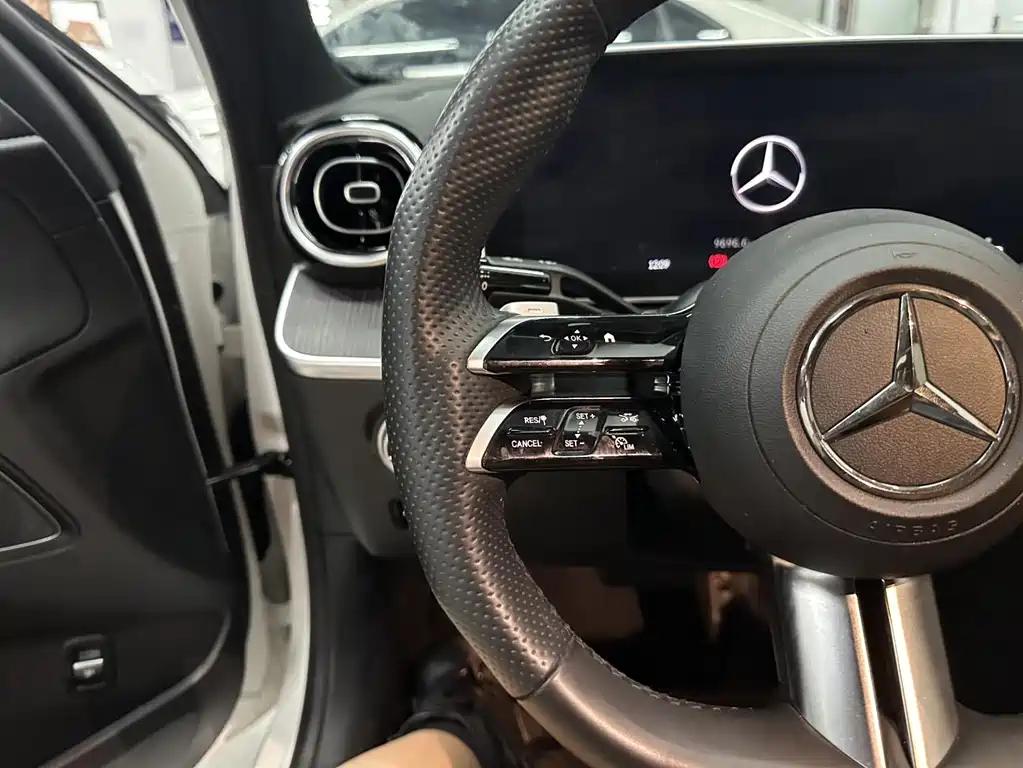 Mercedes-Benz C-Class 2022 — фото 14