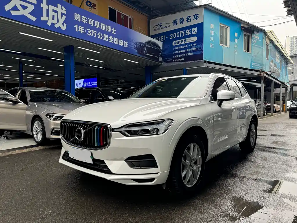 Volvo XC60 2019 — фото 1