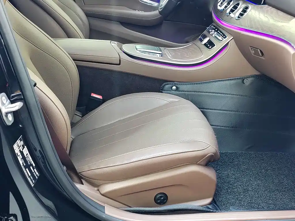 Mercedes-Benz E-Class 2020 — фото 16