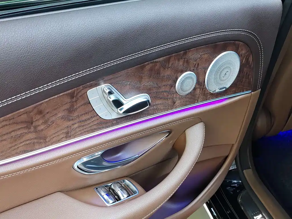 Mercedes-Benz E-Class 2020 — фото 10