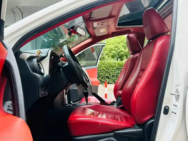 Toyota RAV4 2014