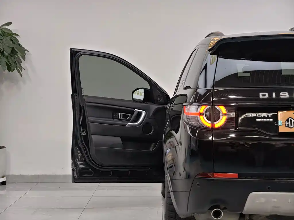 Land Rover Discovery Sport 2016 — фото 11