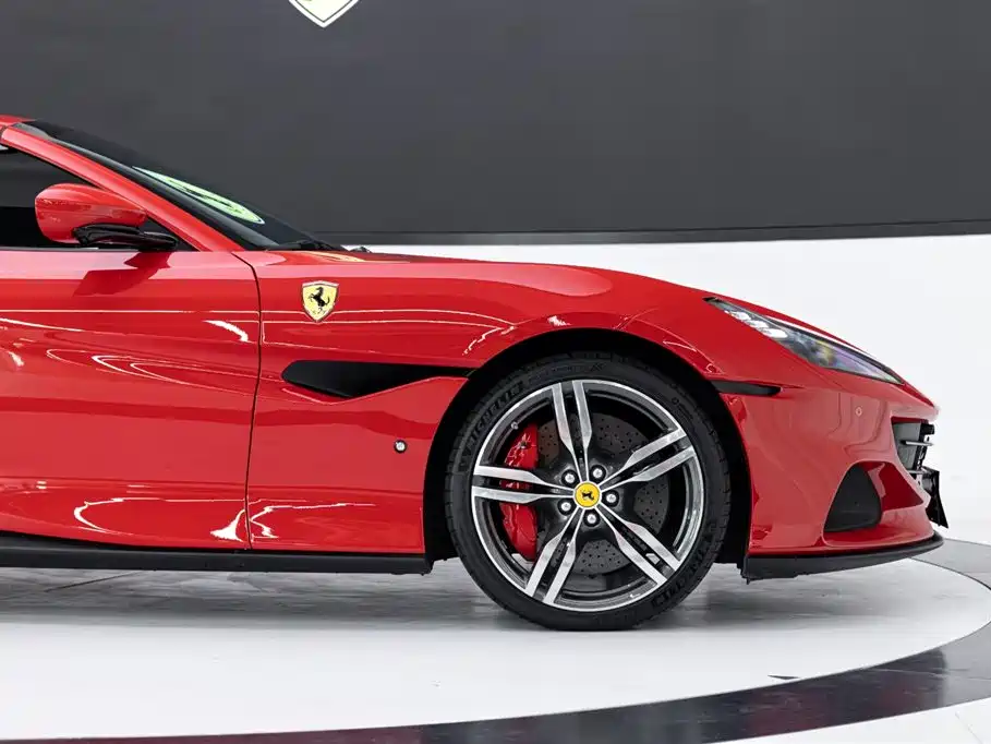 Ferrari Portofino 2023 — фото 18