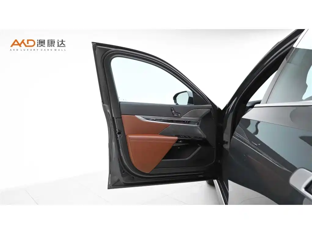 BMW 7 Series 2025 — фото 10