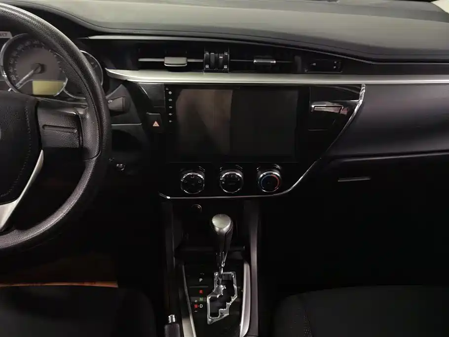 Toyota Corolla 2015 — фото 13