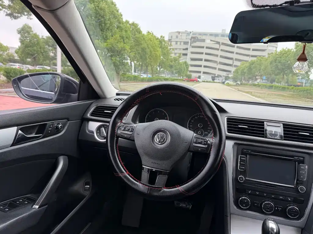 Volkswagen Passat 2015 — фото 11