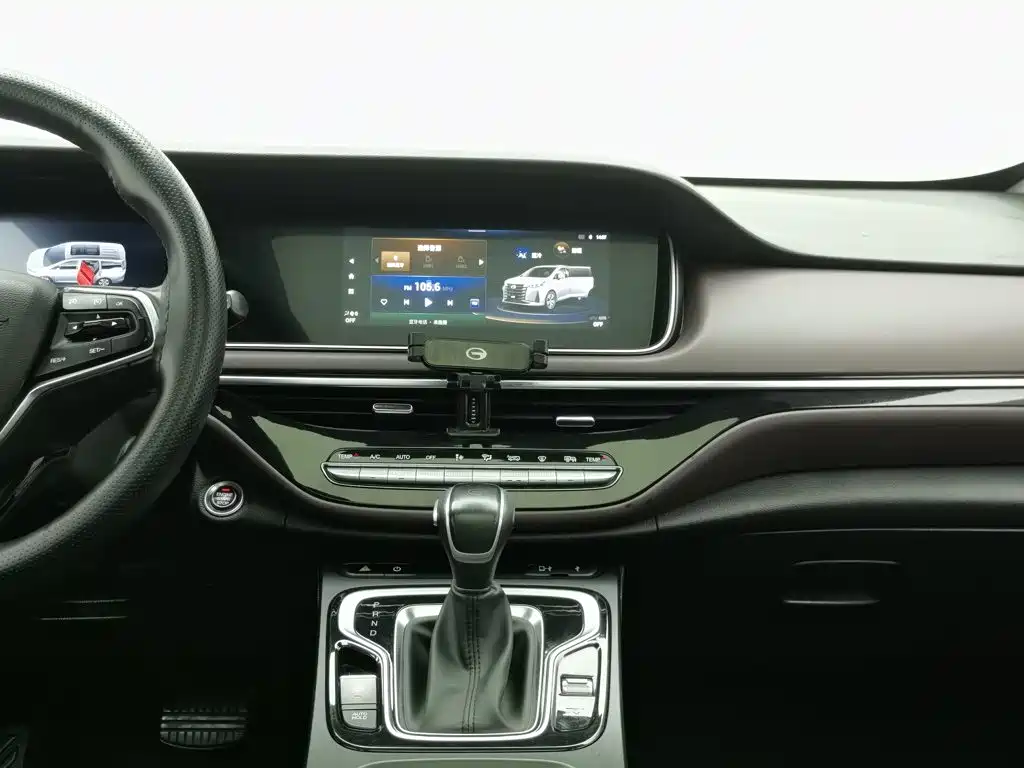 GAC Trumpchi M6 2021 — фото 12