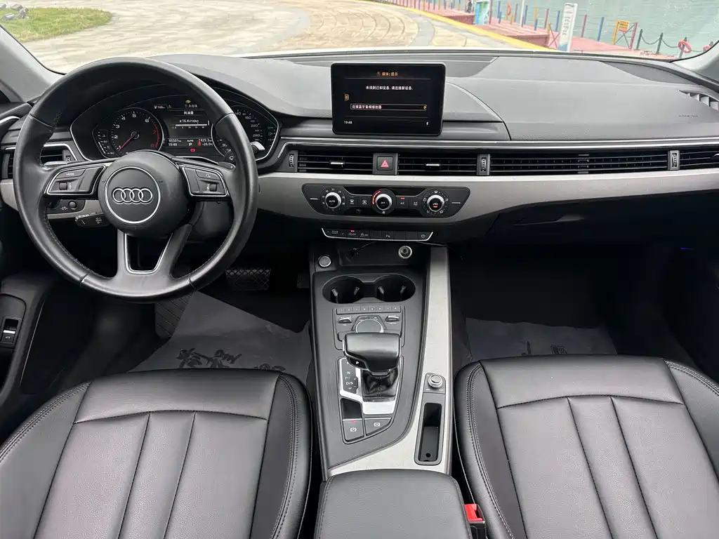 Audi A4L 2018 — фото 8