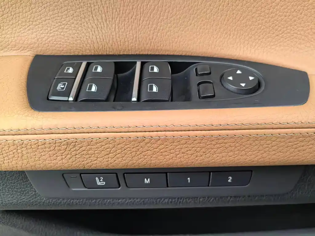 BMW 7 Series 2015 — фото 13