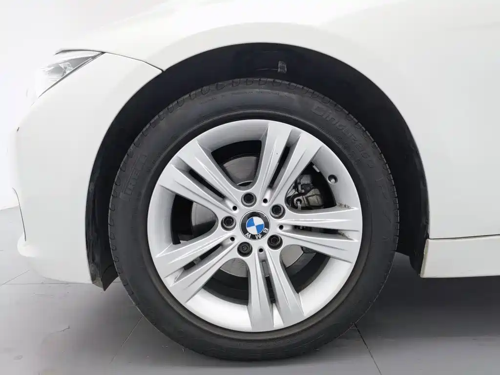 BMW 3 Series 2015 — фото 17