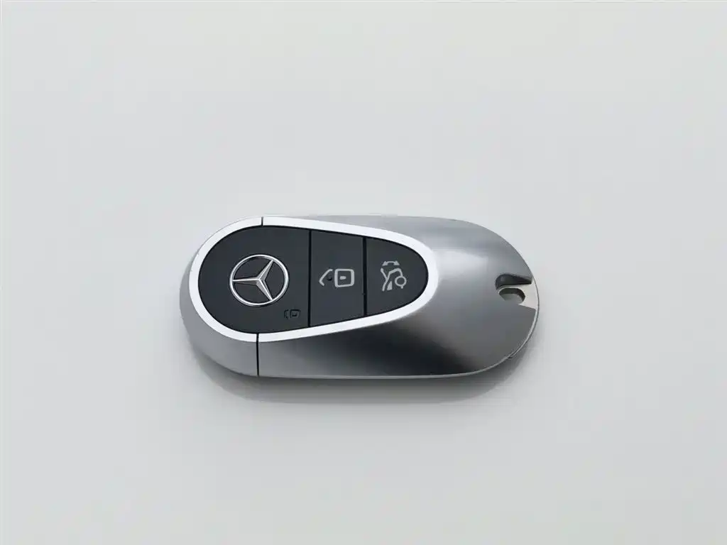 Mercedes-Benz C-Class 2023 — фото 19