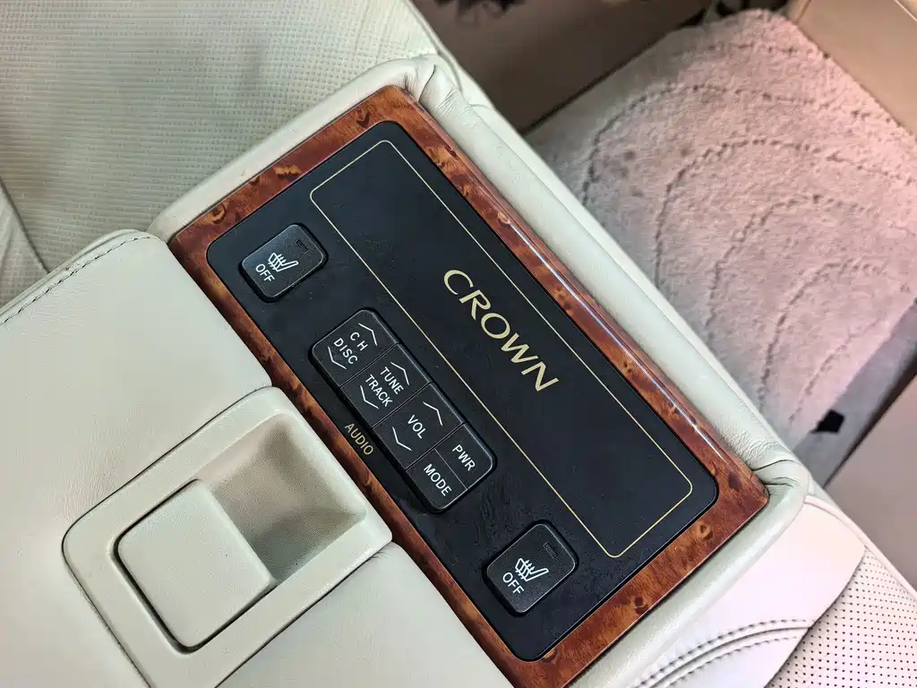 Toyota Crown 2008 — фото 10