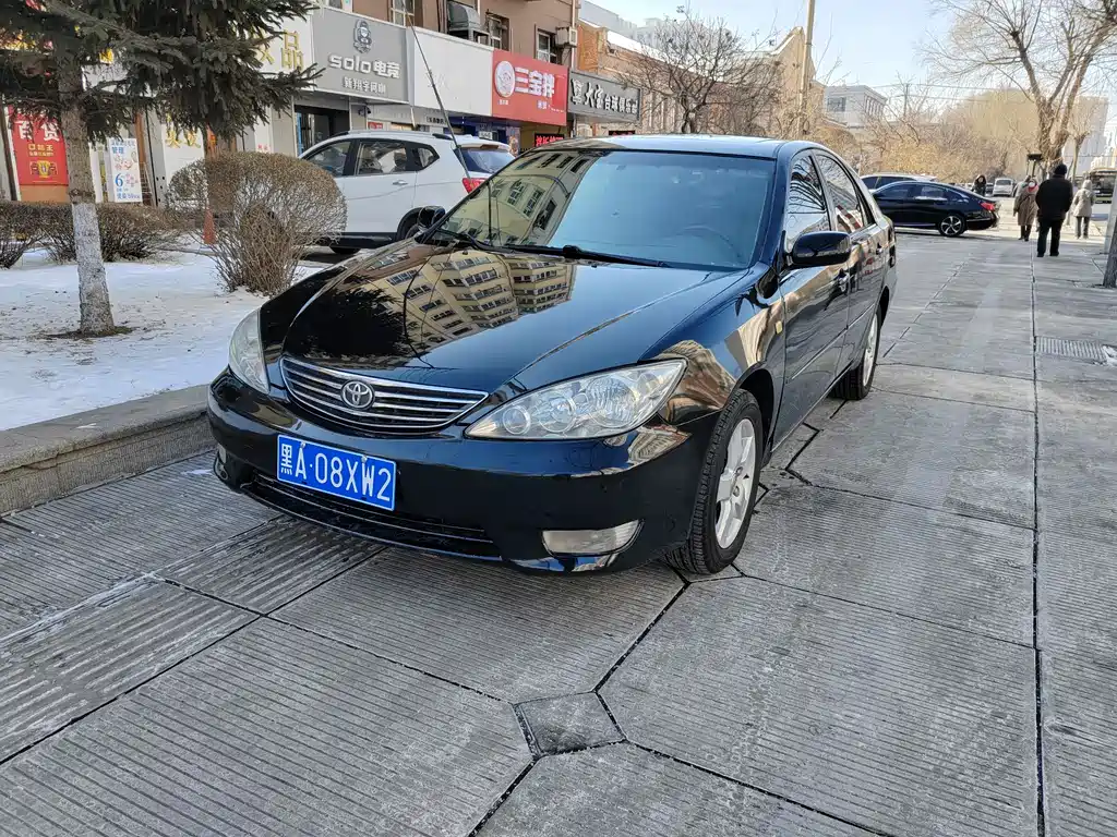 Toyota Camry 2005 — фото 2
