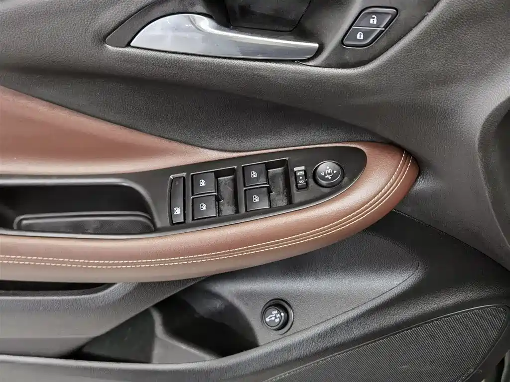 Buick Envision Plus 2018 — фото 9