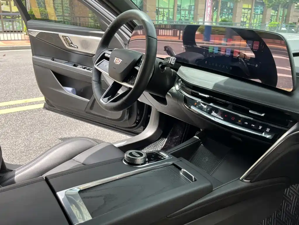 Cadillac CT6 2023 — фото 12