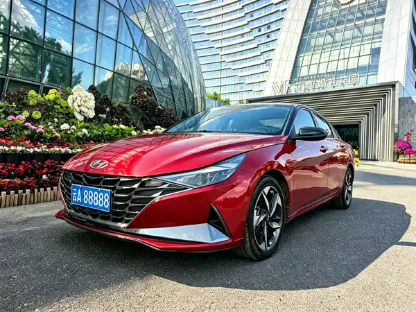 Hyundai Elantra 2022