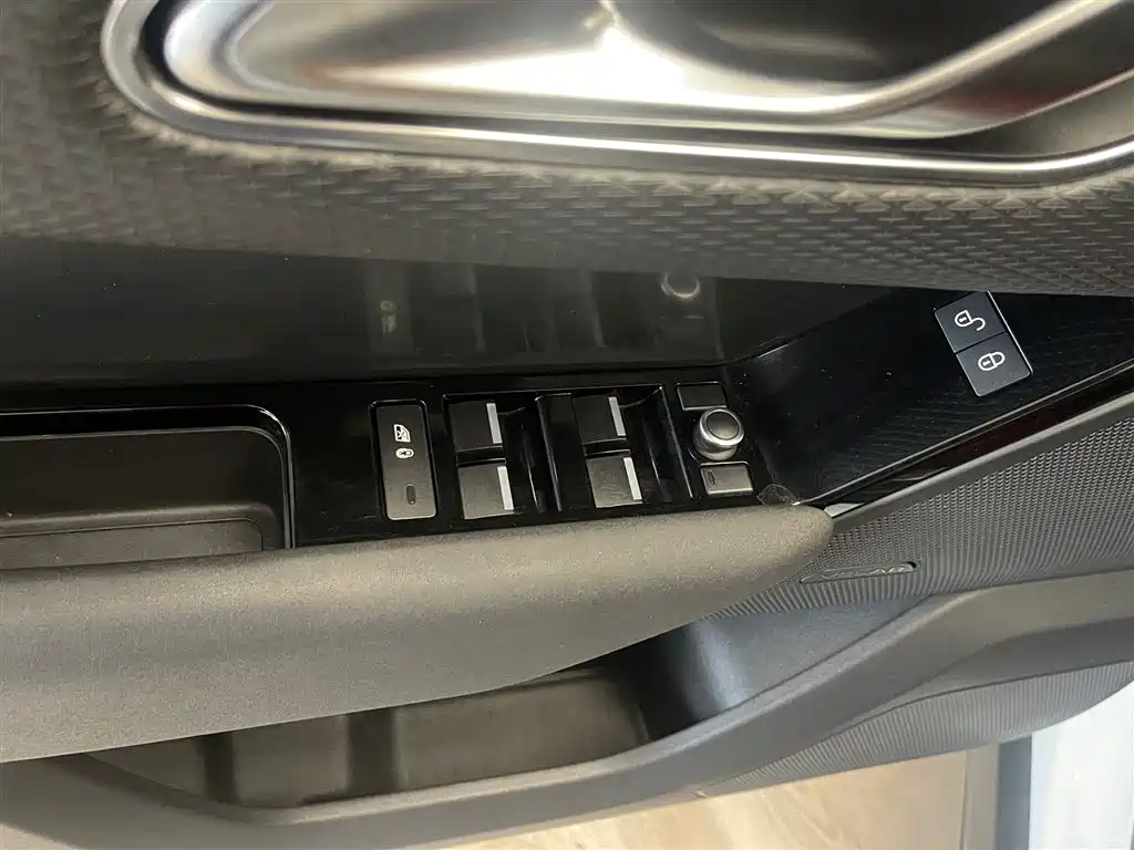 Land Rover Velar 2019 — фото 20