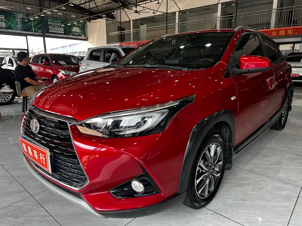 Toyota Yaris L 2021 — фото 1