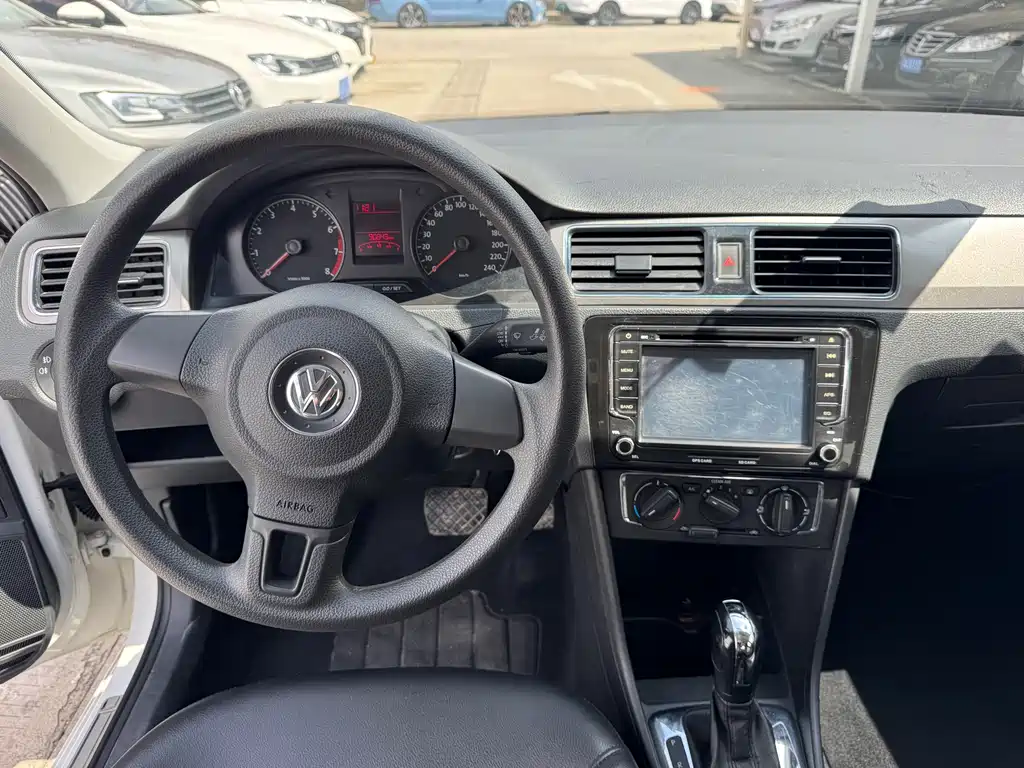 Volkswagen Santana 2015