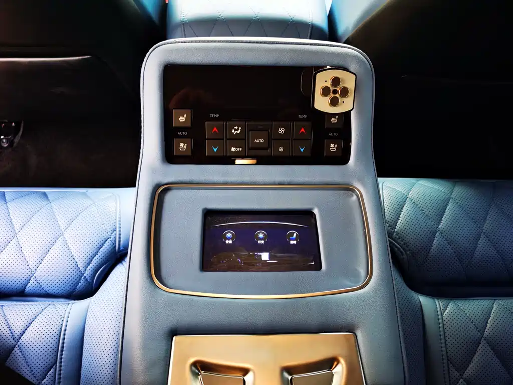 Lexus LX 2019 — фото 12
