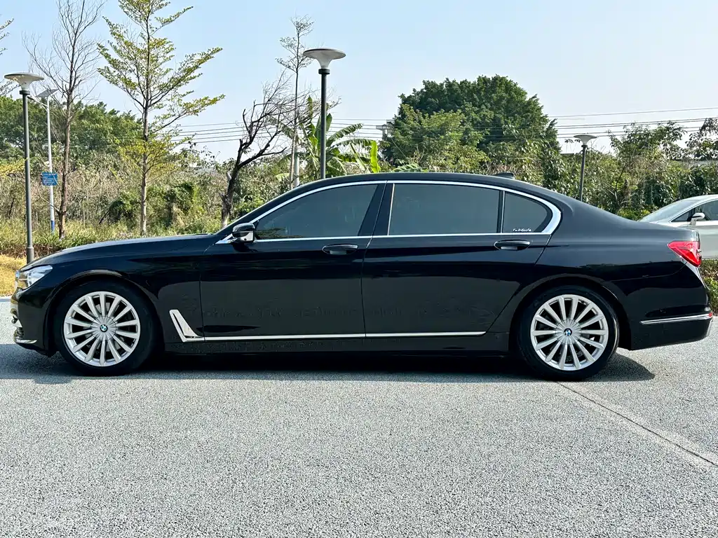 BMW 7 Series 2019 — фото 7