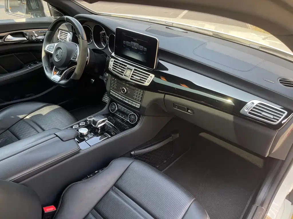 Mercedes-Benz CLS AMG 2015 — фото 26