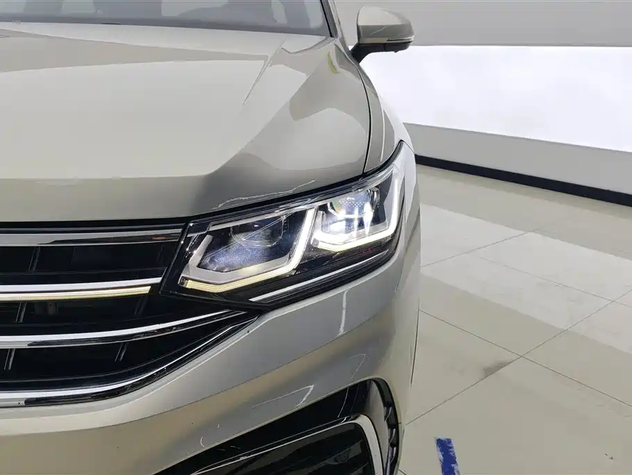 Volkswagen Tiguan L 2021 — фото 5