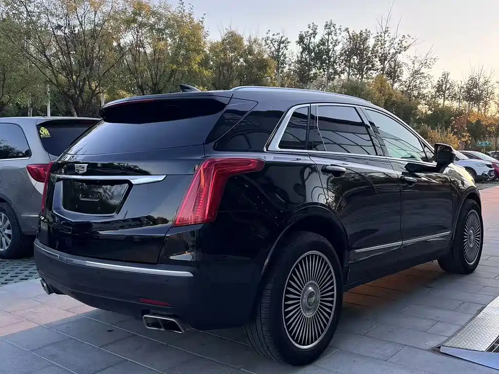 Cadillac XT5 2018 — фото 11