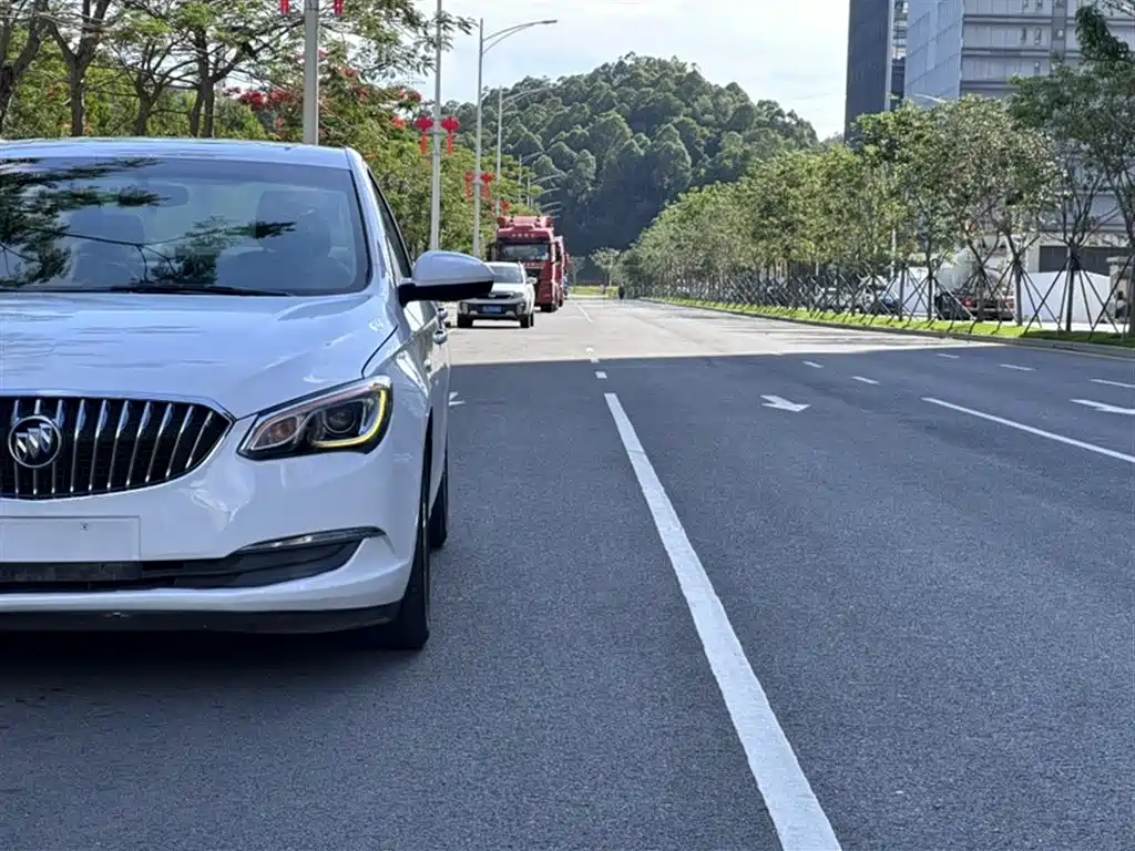 Buick Excelle 2016 — фото 16