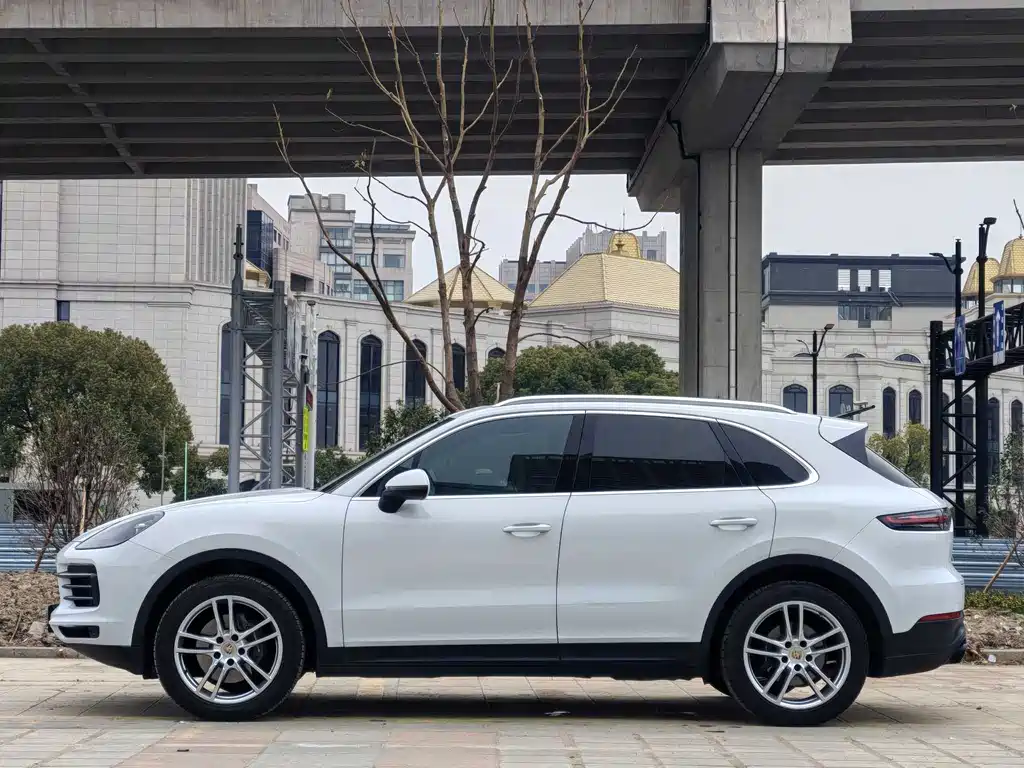Porsche Cayenne 2018 — фото 7