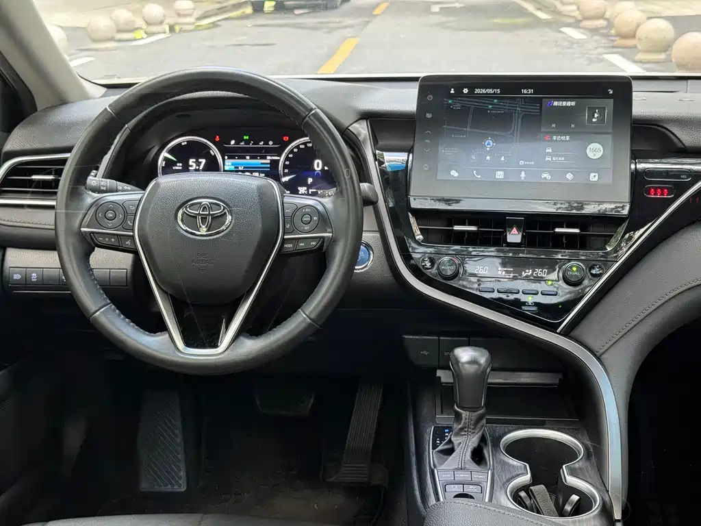 Toyota Camry 2021 — фото 13