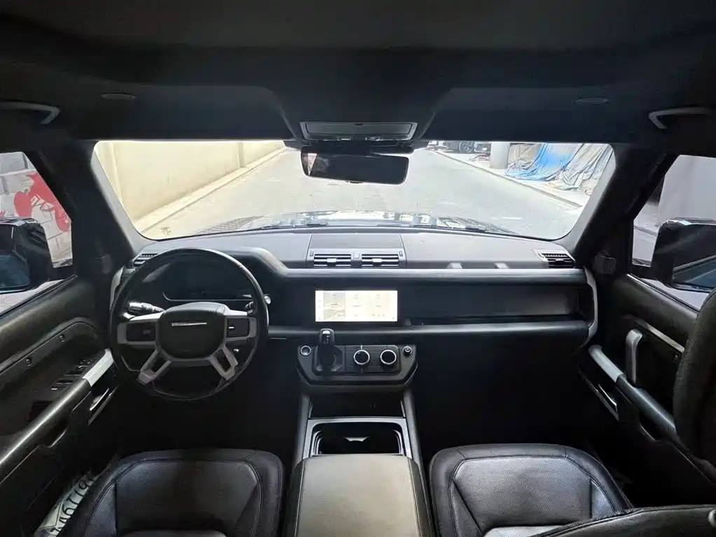 Land Rover Defender 2021 — фото 11