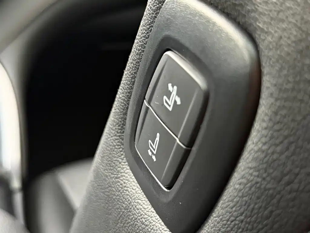 Toyota Camry 2023 — фото 12