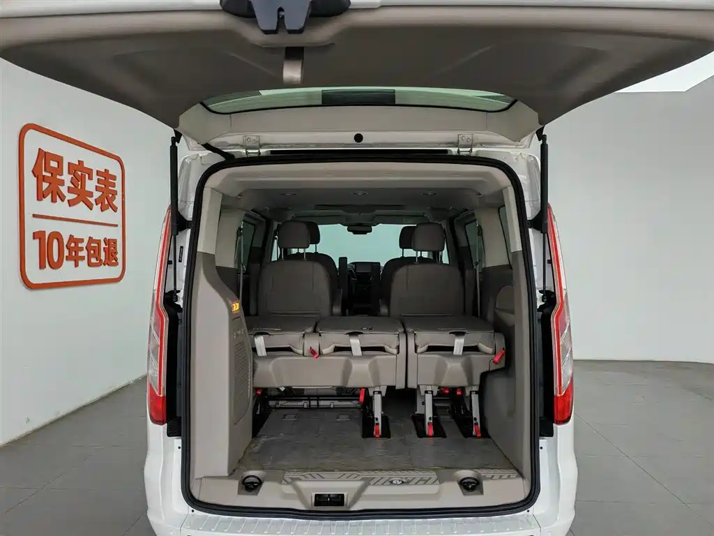 Ford Tourneo 2017 — фото 16