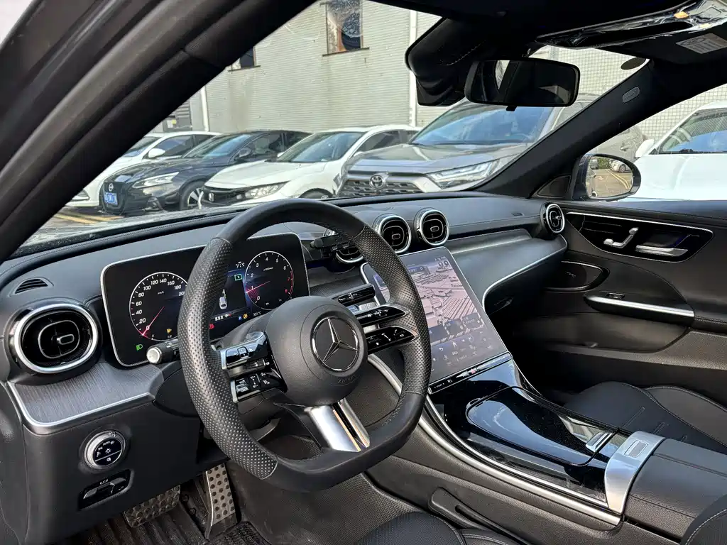 Mercedes-Benz C-Class 2024 — фото 12