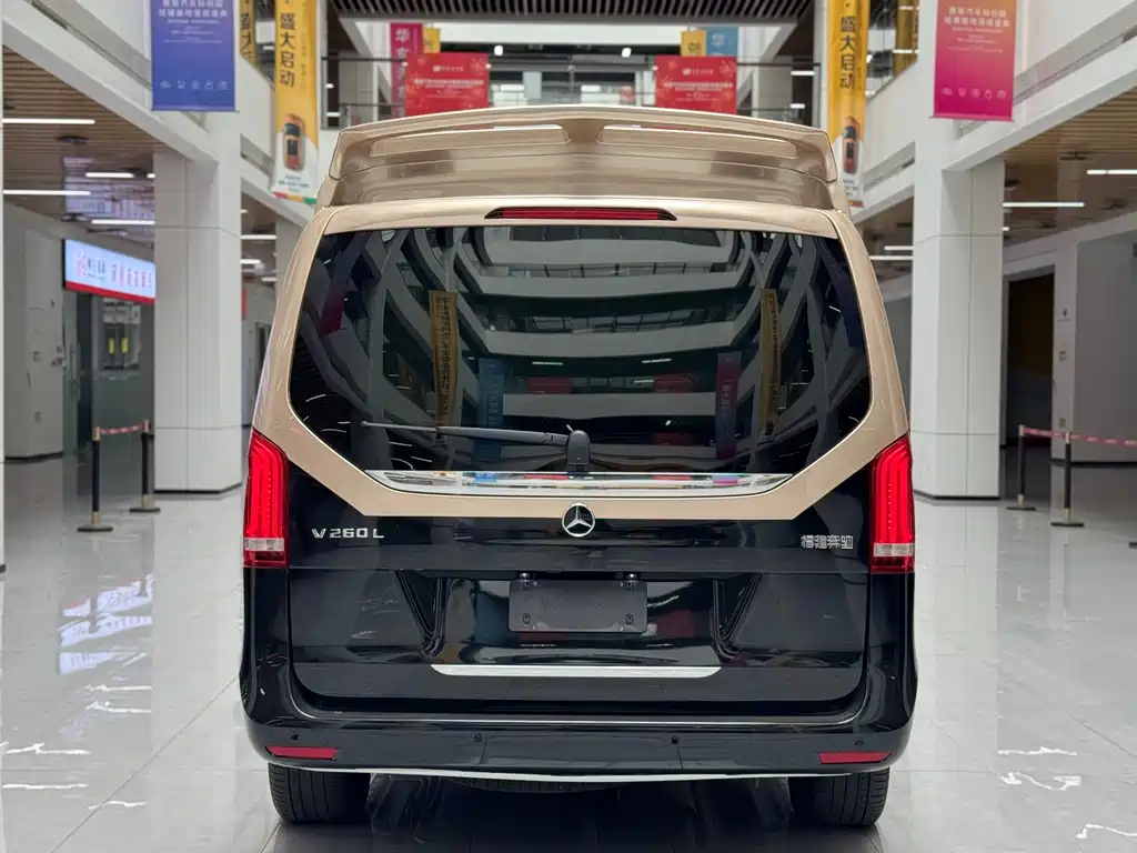 Mercedes-Benz V-Class 2021 — фото 6