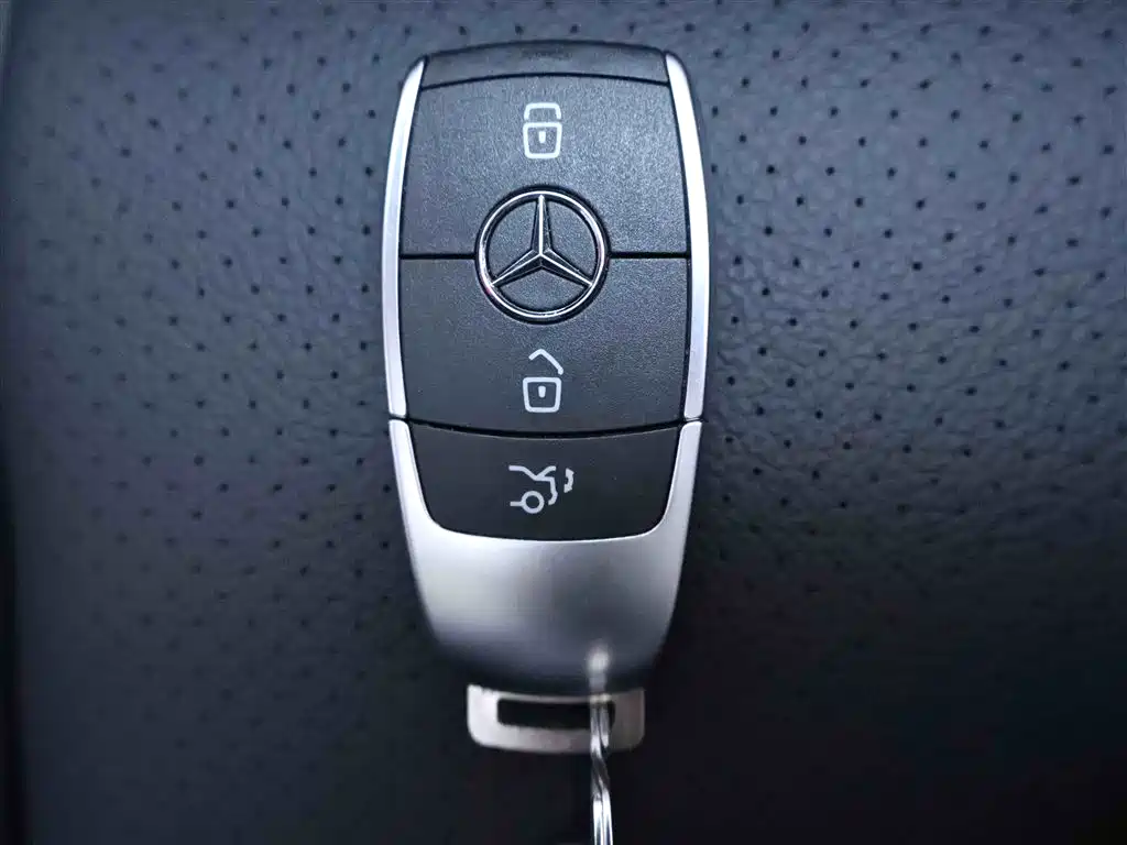 Mercedes-Benz GLE New Energy 2023 — фото 25