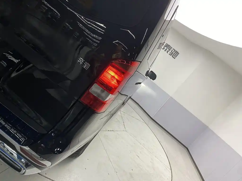 Mercedes-Benz Vito 2023 — фото 10