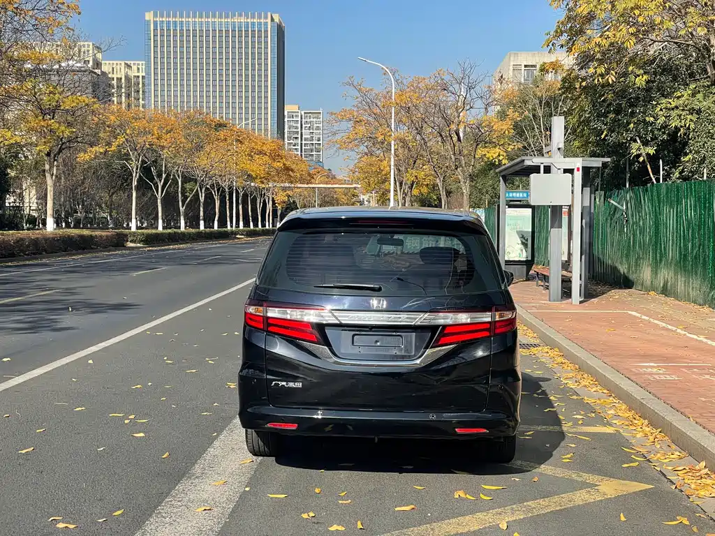 Honda Odyssey 2017 — фото 14