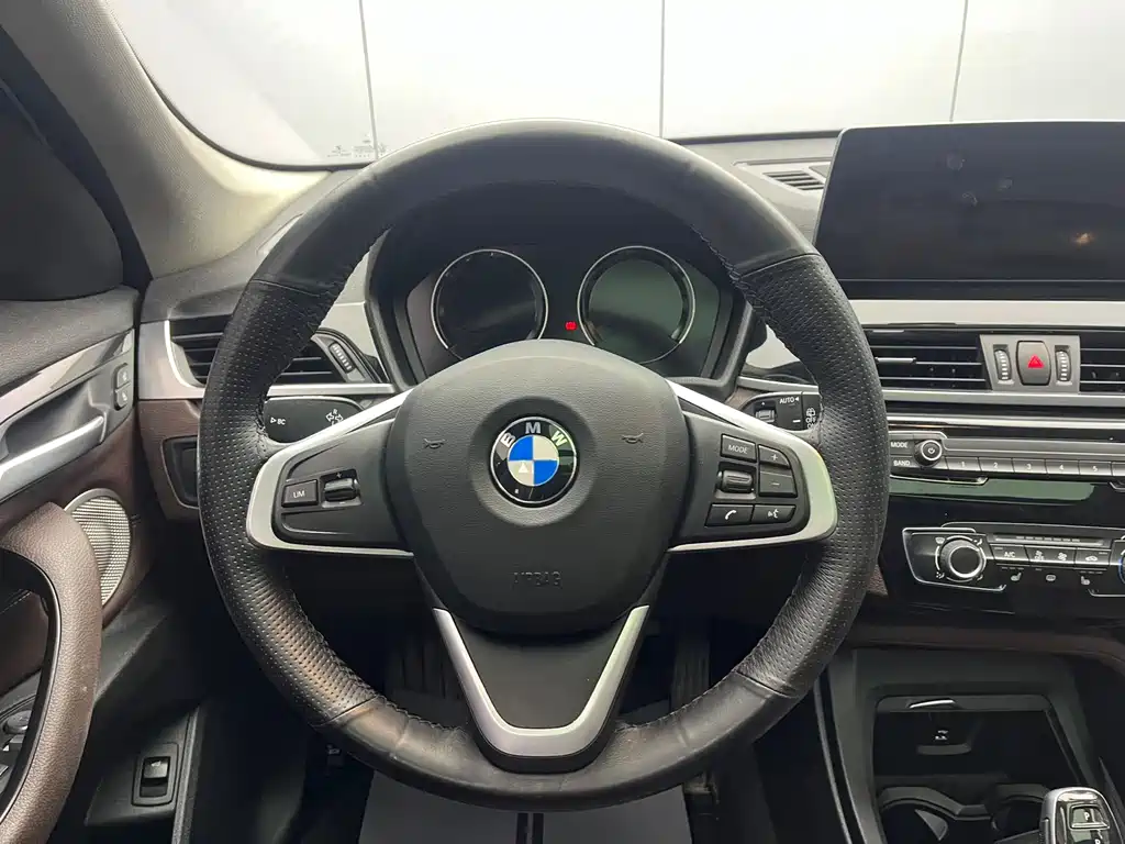 BMW X1 2022 — фото 8
