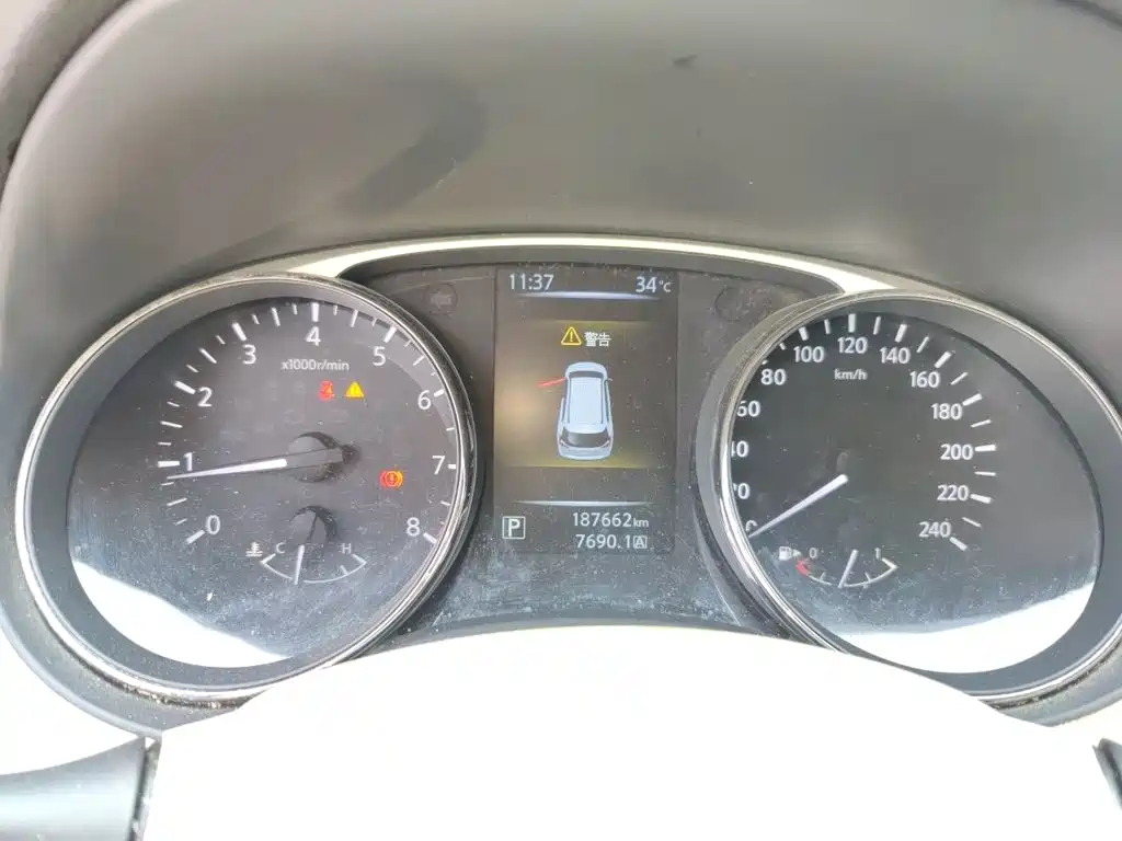 Nissan X-Trail 2015 — фото 12