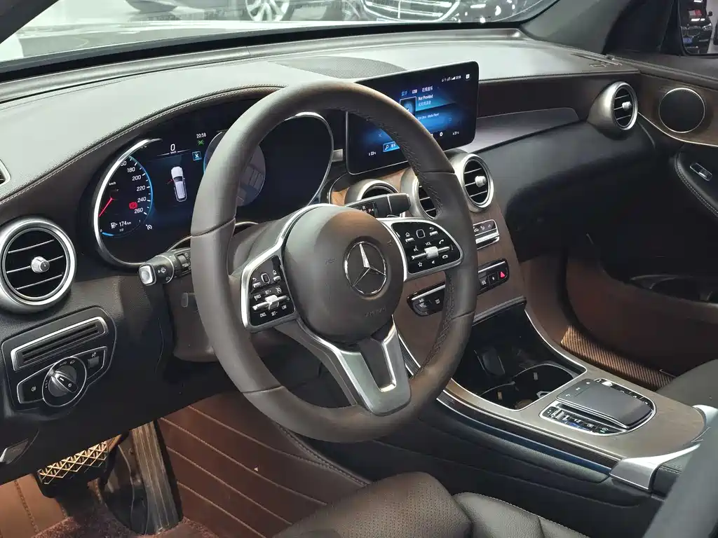 Mercedes-Benz GLC 2023 — фото 6