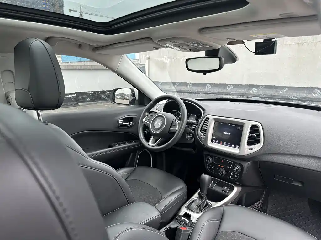 Jeep Compass 2021 — фото 13