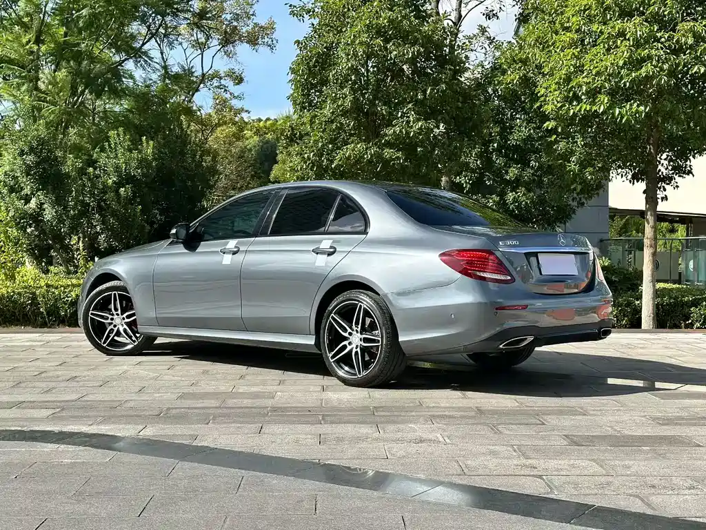 Mercedes-Benz E-Class 2017 — фото 9