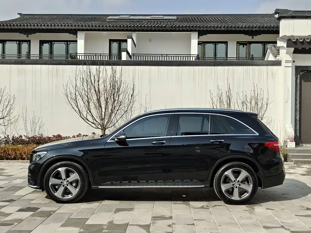 Mercedes-Benz GLC 2017 — фото 7
